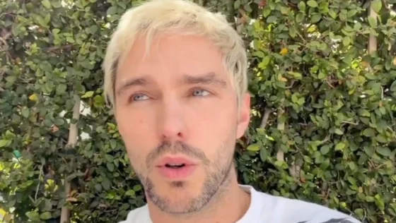 Николас Холт перенес операцию на колене